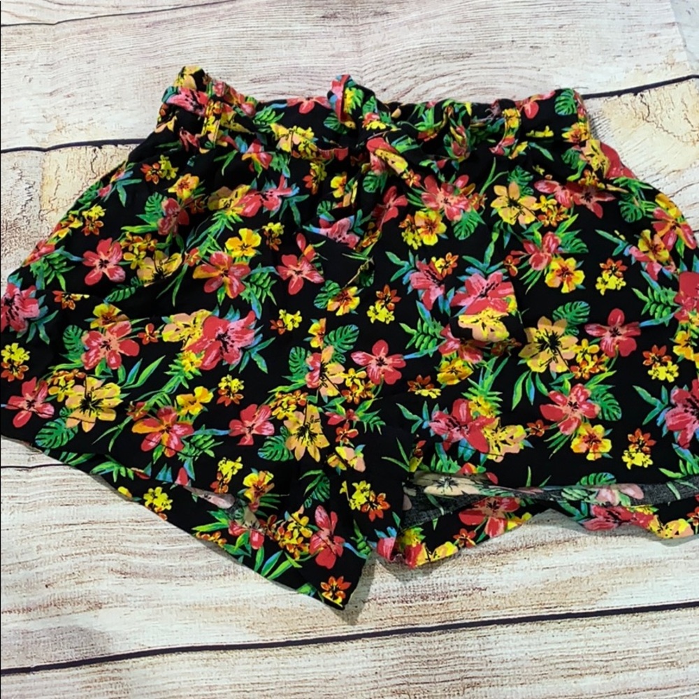 Women’s Justify shorts - small